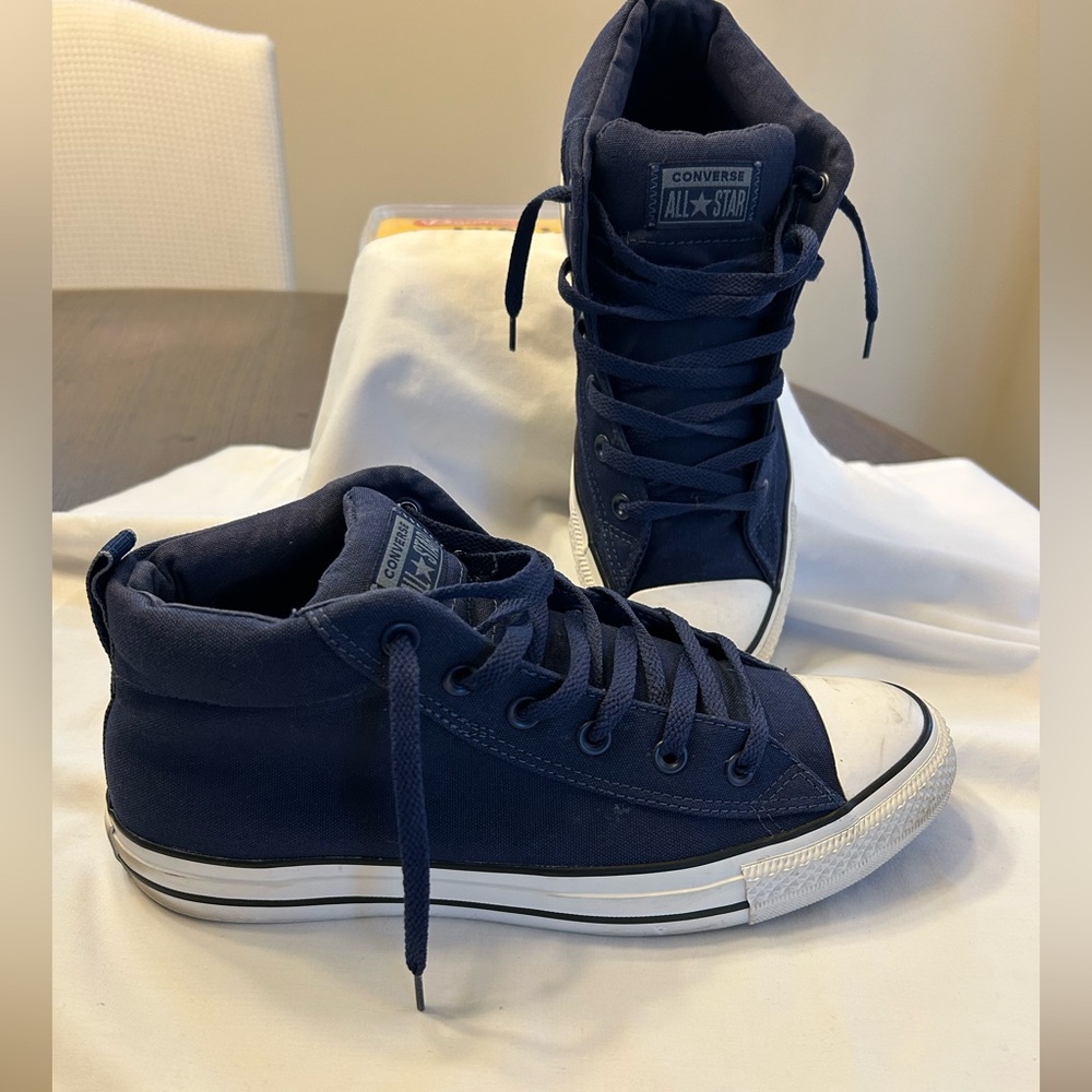 Converse All-Star High-Top Men 9 / Women 10.5 Navy PreOwned - Great Condition